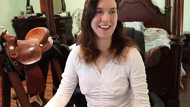 Snapshot of thornburyrose chatting on 03.16.25 thornburyrose online show from 03.16.25