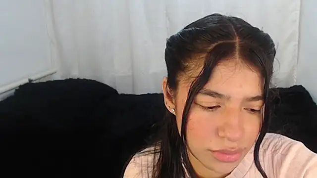 Snapshot of Liz_Galactic chatting on 12.10.24 Liz Galactic online show from 12.10.24