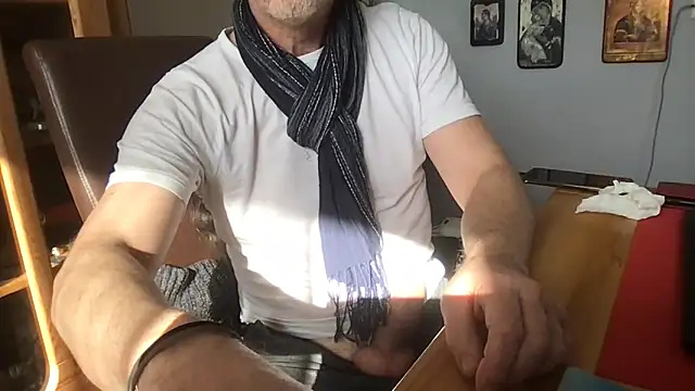 owlbimaikxh online show from 02.27.26