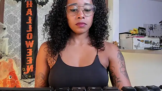 kelly thomson online show from 10.30.25