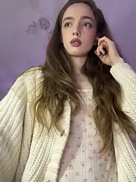 Snapshot of Weeissy chatting on 01.13.25 Weeissy online show from 01.13.25