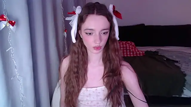 Snapshot of Weeissy chatting on 01.30.25 Weeissy online show from 01.30.25