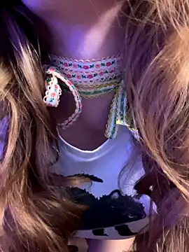 Snapshot of Weeissy chatting on 09.11.25 Weeissy online show from 09.11.25