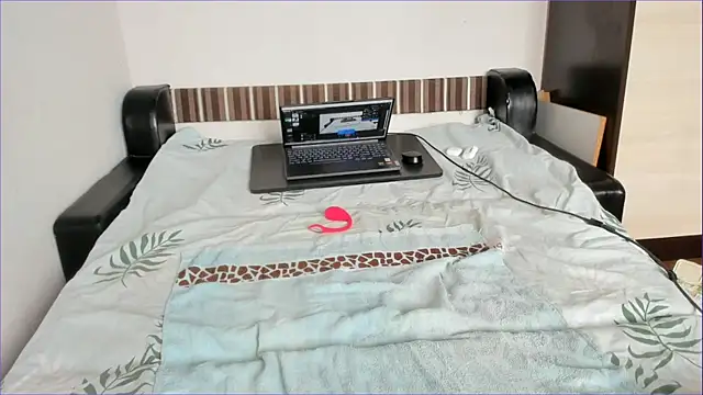 sweet-tinqerbell online show from 06.07.26