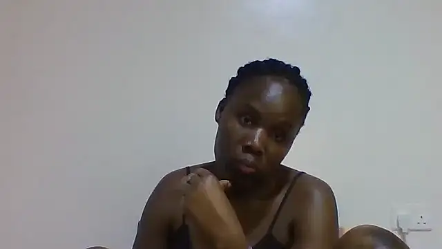 Snapshot of sweetelle09 chatting on 09.30.25 sweetelle09 online show from 09.30.25