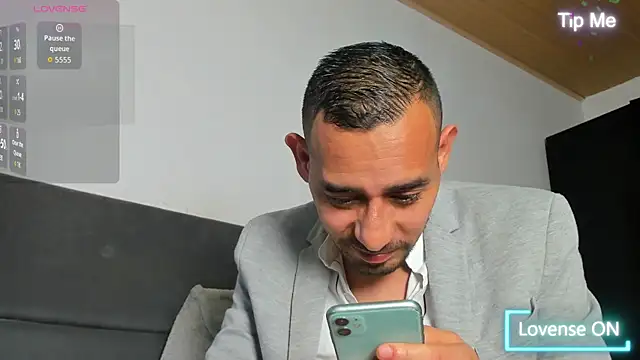 jhonyalzate2 online show from 05.25.26
