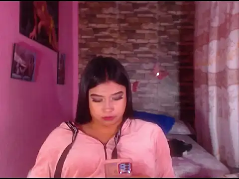 Snapshot of katrinawillff chatting on 02.05.25 katrinawillff online show from 02.05.25
