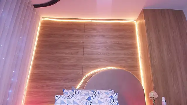 alexaa walker online show from 04.15.26