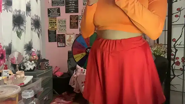 Snapshot of latinacubana chatting on 02.02.25 latinacubana online show from 02.02.25