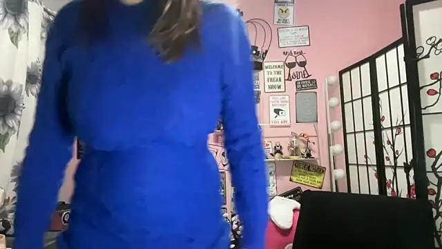 Snapshot of latinacubana chatting on 02.06.25 latinacubana online show from 02.06.25