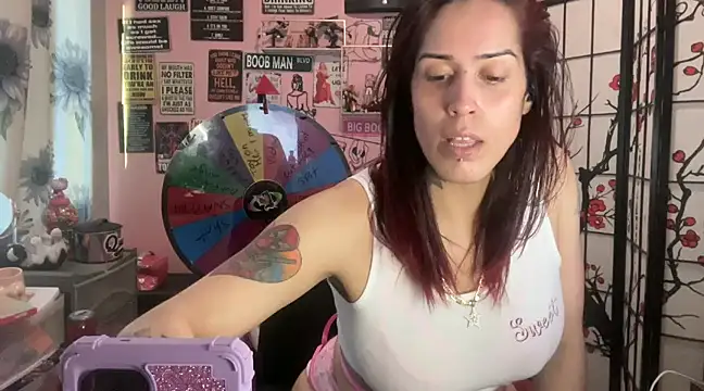 Snapshot of latinacubana chatting on 03.09.25 latinacubana online show from 03.09.25