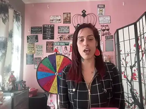 Snapshot of latinacubana chatting on 03.12.25 latinacubana online show from 03.12.25