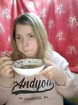 Zuli Kiska online show from 12.23.24