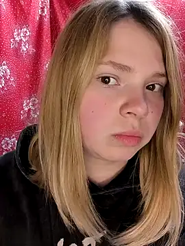 Zuli Kiska online show from 03.12.25