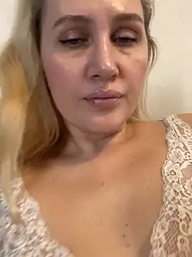 YourBlondee online show from 12.27.24