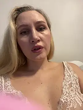YourBlondee online show from 02.13.25