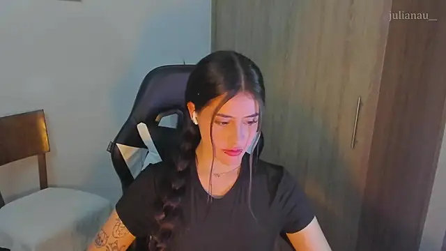 Snapshot of iriswest_ chatting on 12.16.24 iriswest  online show from 12.16.24