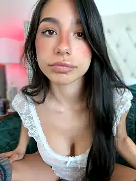 LoveLillyy online show from 10.28.25