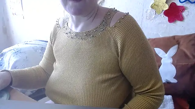 QueenLana online show from 02.10.25