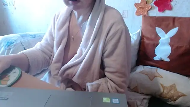 QueenLana online show from 02.11.25