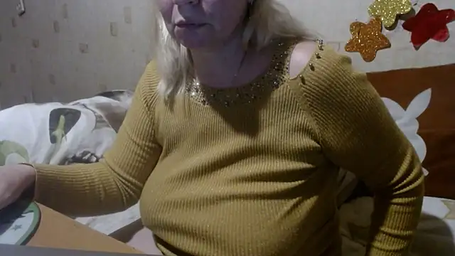 QueenLana online show from 02.26.25