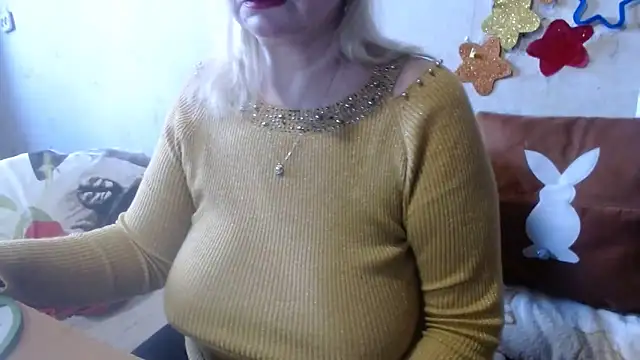 QueenLana online show from 02.28.25