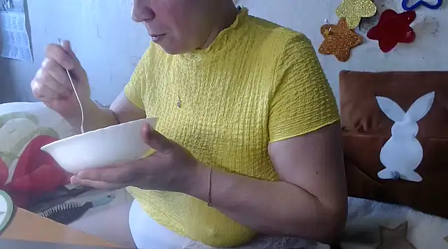 QueenLana online show from 03.06.25