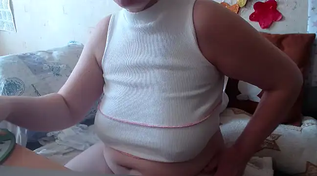 QueenLana online show from 03.10.25