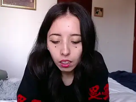 Snapshot of babyluna_8_8 chatting on 12.10.24 babyluna 8 8 online show from 12.10.24