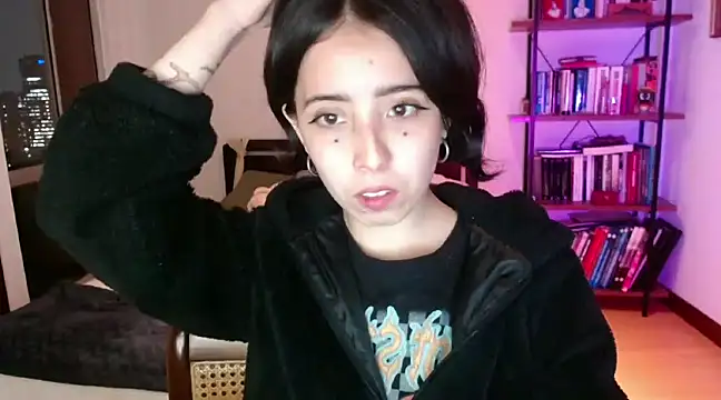 Snapshot of babyluna_8_8 chatting on 02.26.25 babyluna 8 8 online show from 02.26.25