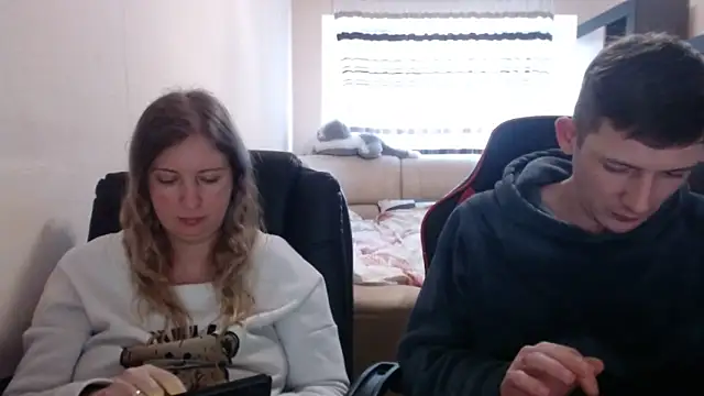 PeterAndJen online show from 03.12.25