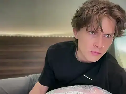 Snapshot of mcklister_kinky_feets chatting on 03.04.26 mcklister kinky feets online show from 03.04.26