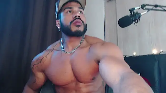 Snapshot of Artemis_Kazttman chatting on 01.02.25 Artemis Kazttman online show from 01.02.25