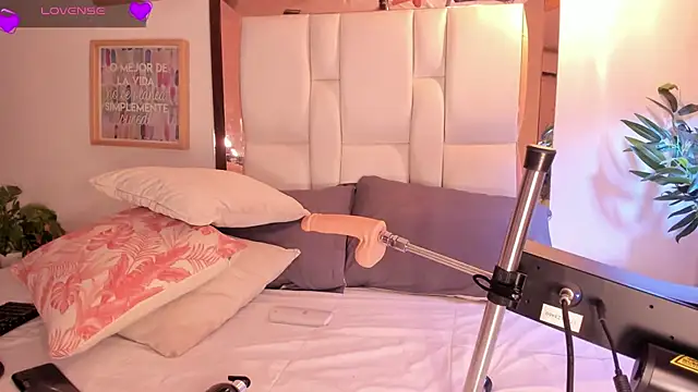 Snapshot of Snooky_Clinton chatting on 03.15.25 Snooky Clinton online show from 03.15.25