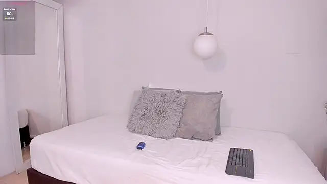 Snapshot of Snooky_Clinton chatting on 10.11.25 Snooky Clinton online show from 10.11.25