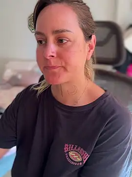 Snapshot of misslulipop chatting on 03.08.25 misslulipop online show from 03.08.25