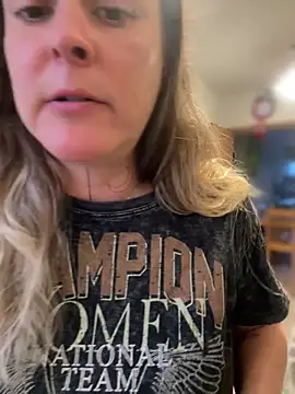 Snapshot of misslulipop chatting on 03.08.25 misslulipop online show from 03.08.25