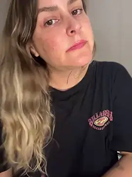 Snapshot of misslulipop chatting on 03.19.25 misslulipop online show from 03.19.25