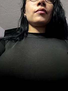 Angela isabella online show from 12.20.25