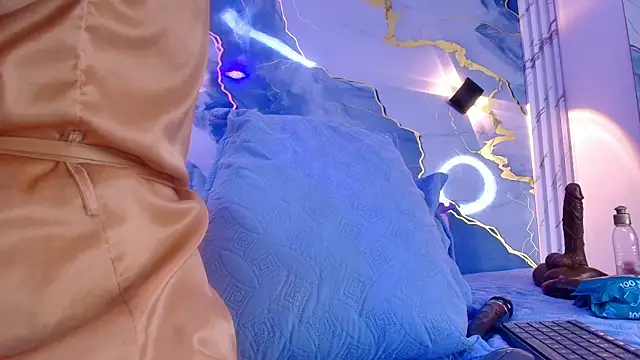 lorrayne  online show from 11.18.25