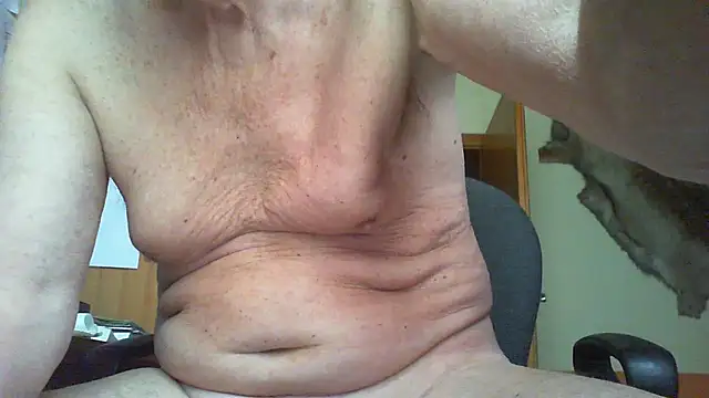 Snapshot of Einhorn527 chatting on 06.16.26 Einhorn527 online show from 06.16.26