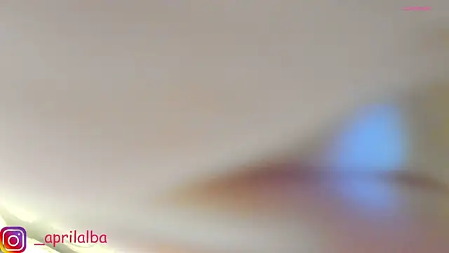 Snapshot of AprilinAlba chatting on 11.08.25 AprilinAlba online show from 11.08.25