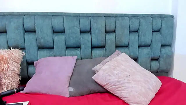 IsiisLovei online show from 11.27.25