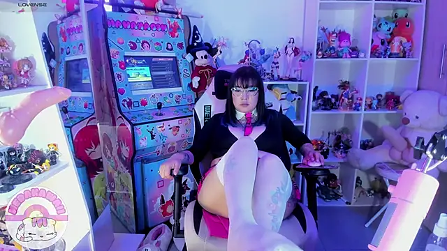 Snapshot of meda_kawaii_ chatting on 02.02.25 meda kawaii  online show from 02.02.25