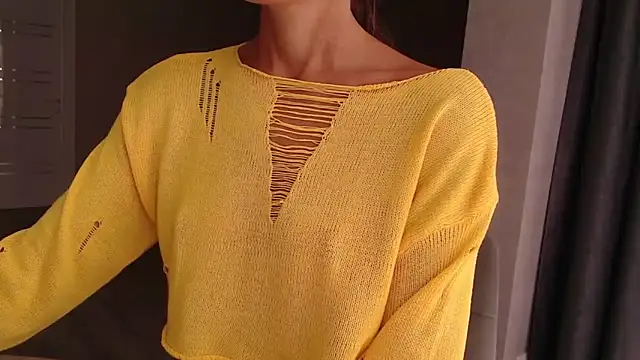 Snapshot of Varonica_Caprii chatting on 10.06.25 Varonica Caprii online show from 10.06.25