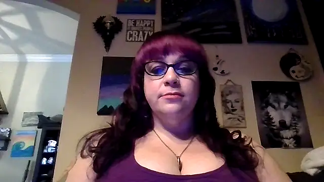 Snapshot of GothyBaby chatting on 10.10.25 GothyBaby online show from 10.10.25