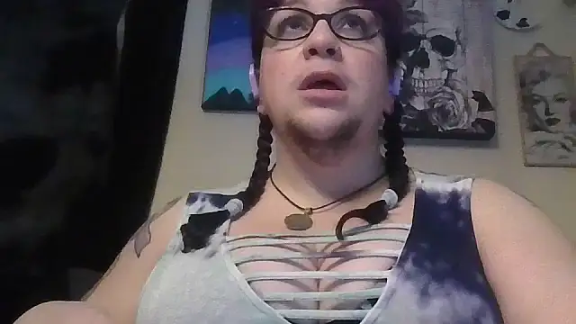 Snapshot of GothyBaby chatting on 11.21.25 GothyBaby online show from 11.21.25