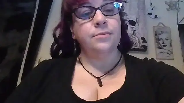 Snapshot of GothyBaby chatting on 12.02.25 GothyBaby online show from 12.02.25