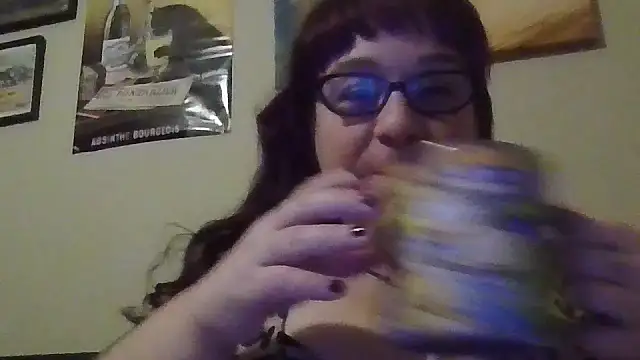 Snapshot of GothyBaby chatting on 12.04.25 GothyBaby online show from 12.04.25