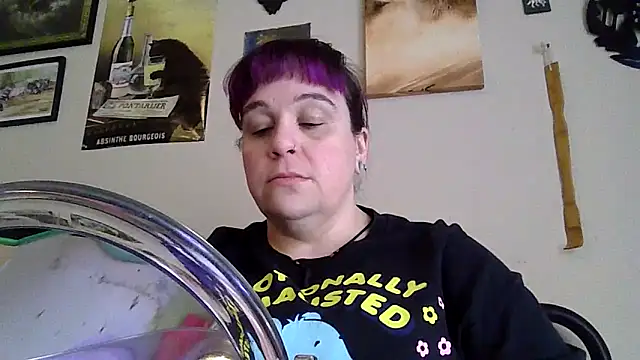 Snapshot of GothyBaby chatting on 12.17.25 GothyBaby online show from 12.17.25